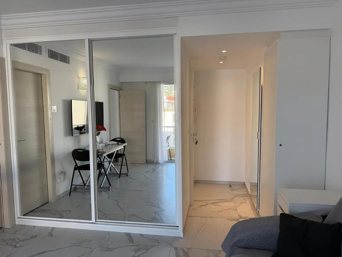 Apartment Modern Palm Beach T1 Apt Right Next To The Sea Cannes