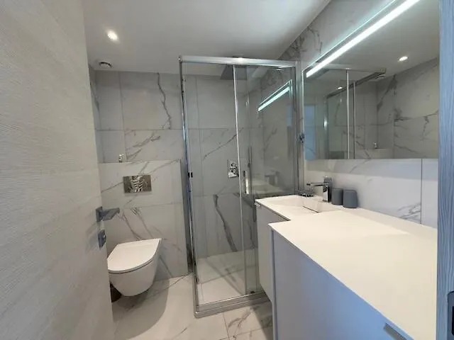 Modern Palm Beach T1 Apt Right Next To The Sea Cannes Apartment