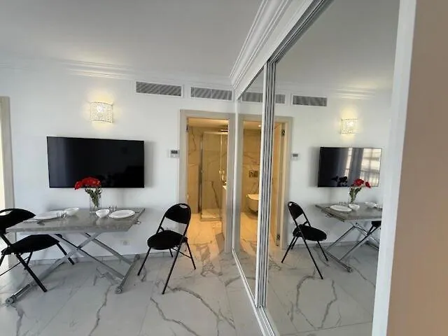 Modern Palm Beach T1 Apt Right Next To The Sea Cannes Apartment