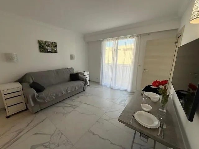 Modern Palm Beach T1 Apt Right Next To The Sea Cannes 0*,