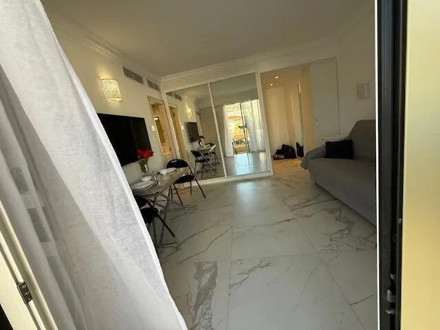Modern Palm Beach T1 Apt Right Next To The Sea カンヌ